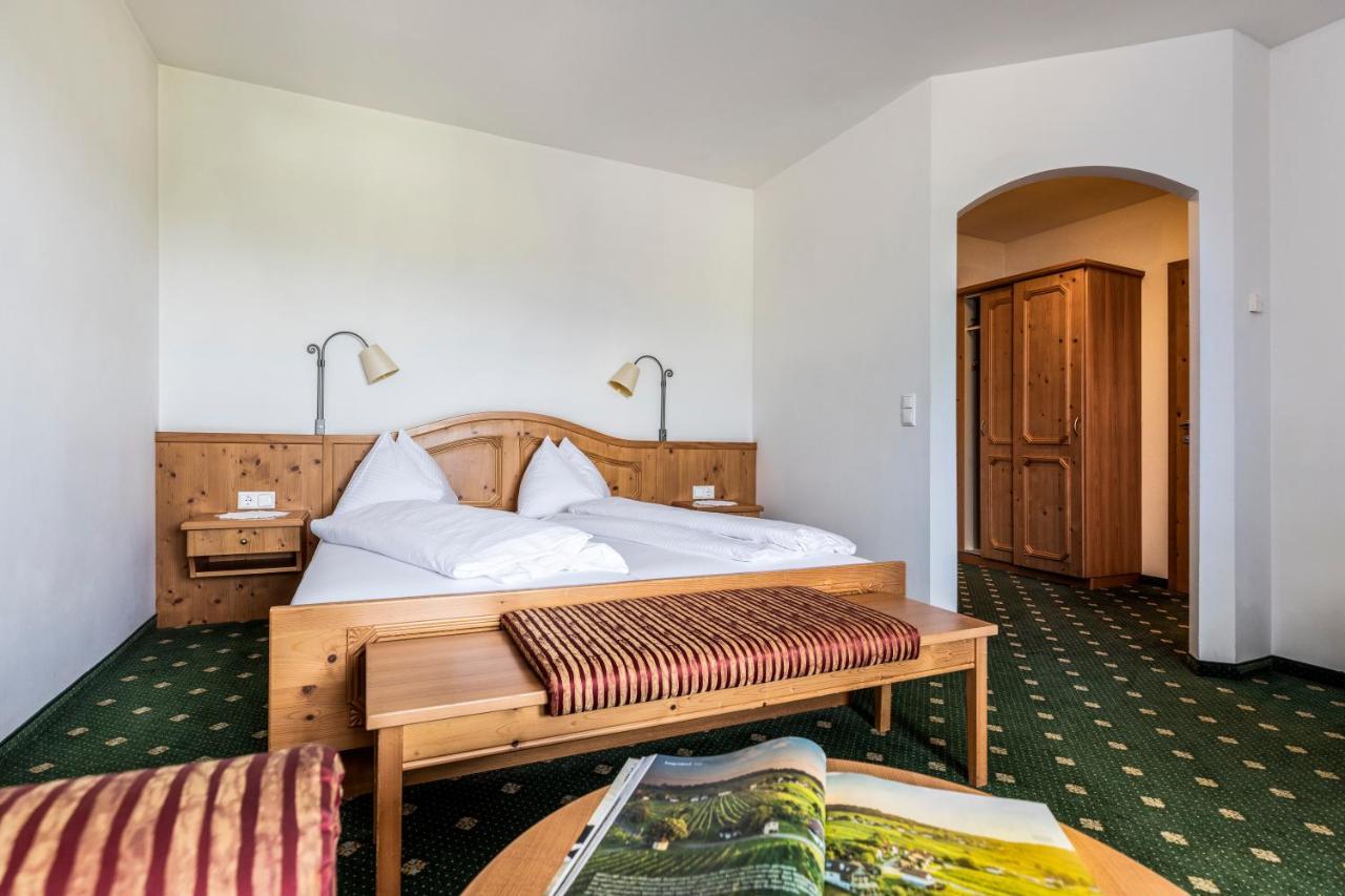Genussgasthof & Hotel Beim Krutzler Heiligenbrunn エクステリア 写真