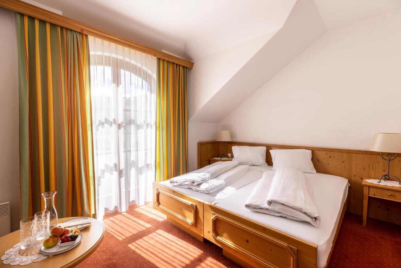 Genussgasthof & Hotel Beim Krutzler Heiligenbrunn エクステリア 写真