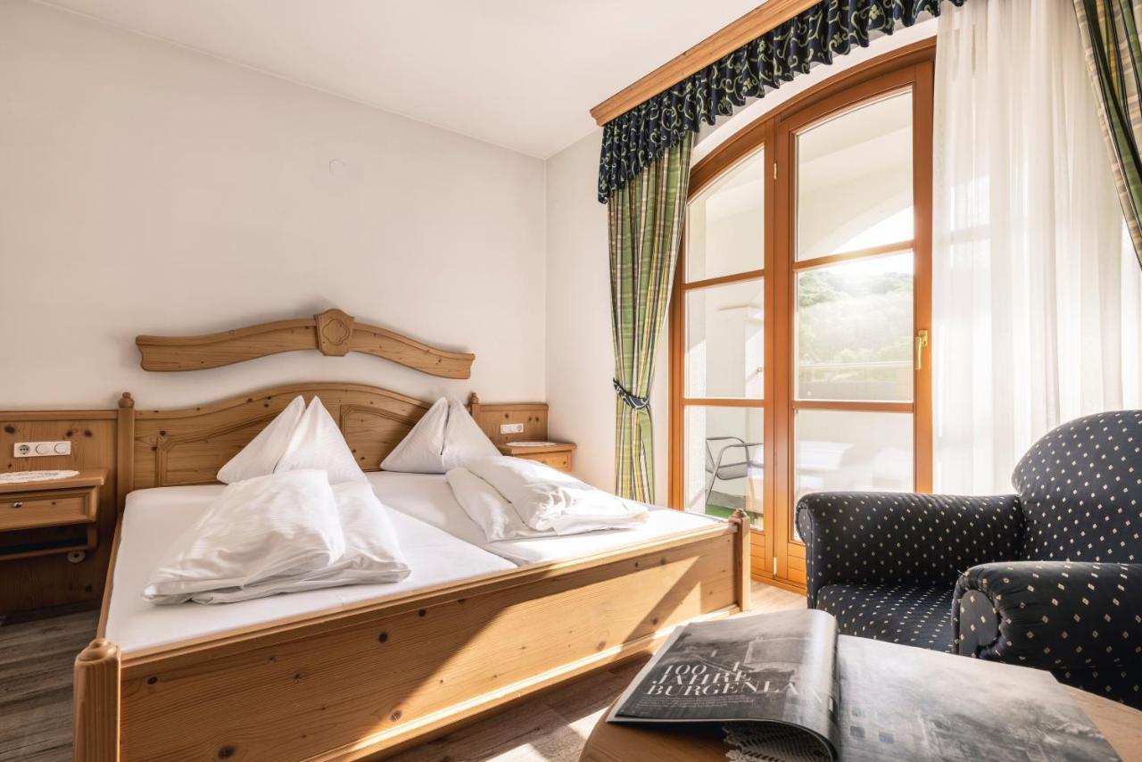 Genussgasthof & Hotel Beim Krutzler Heiligenbrunn エクステリア 写真