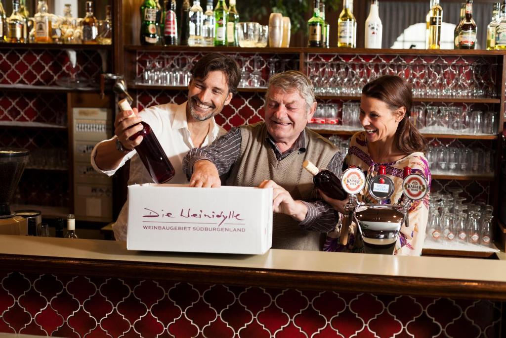 Genussgasthof & Hotel Beim Krutzler Heiligenbrunn エクステリア 写真